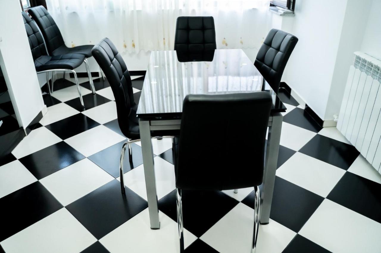 Апартаменты Apartament Luxury Гура-Гуморулуй Экстерьер фото