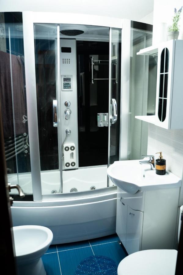 Апартаменты Apartament Luxury Гура-Гуморулуй Экстерьер фото