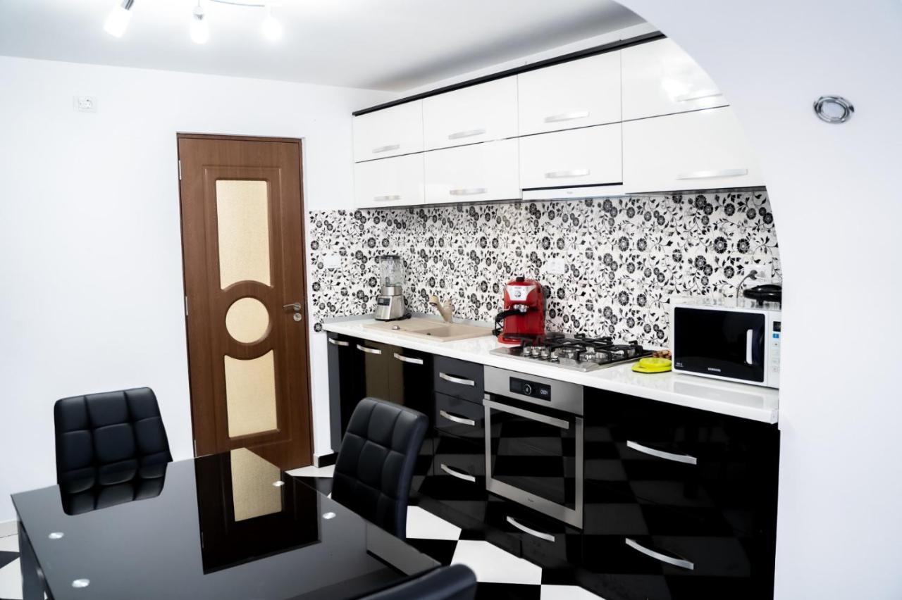 Апартаменты Apartament Luxury Гура-Гуморулуй Экстерьер фото