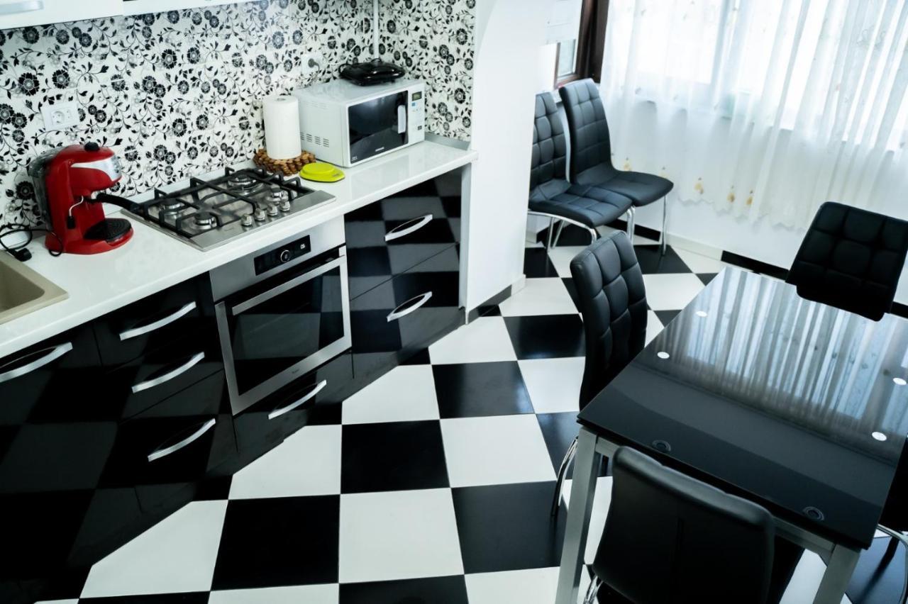 Апартаменты Apartament Luxury Гура-Гуморулуй Экстерьер фото
