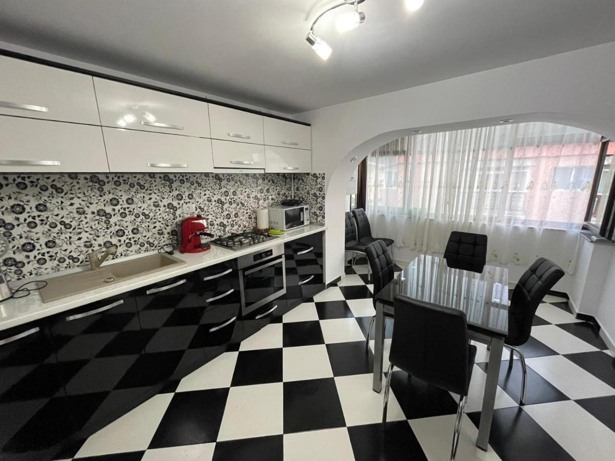 Апартаменты Apartament Luxury Гура-Гуморулуй Экстерьер фото